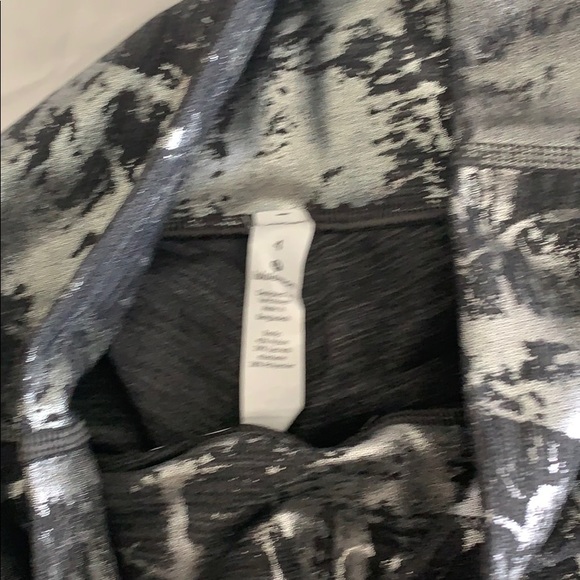 Lululemon size 4 - Picture 5 of 5
